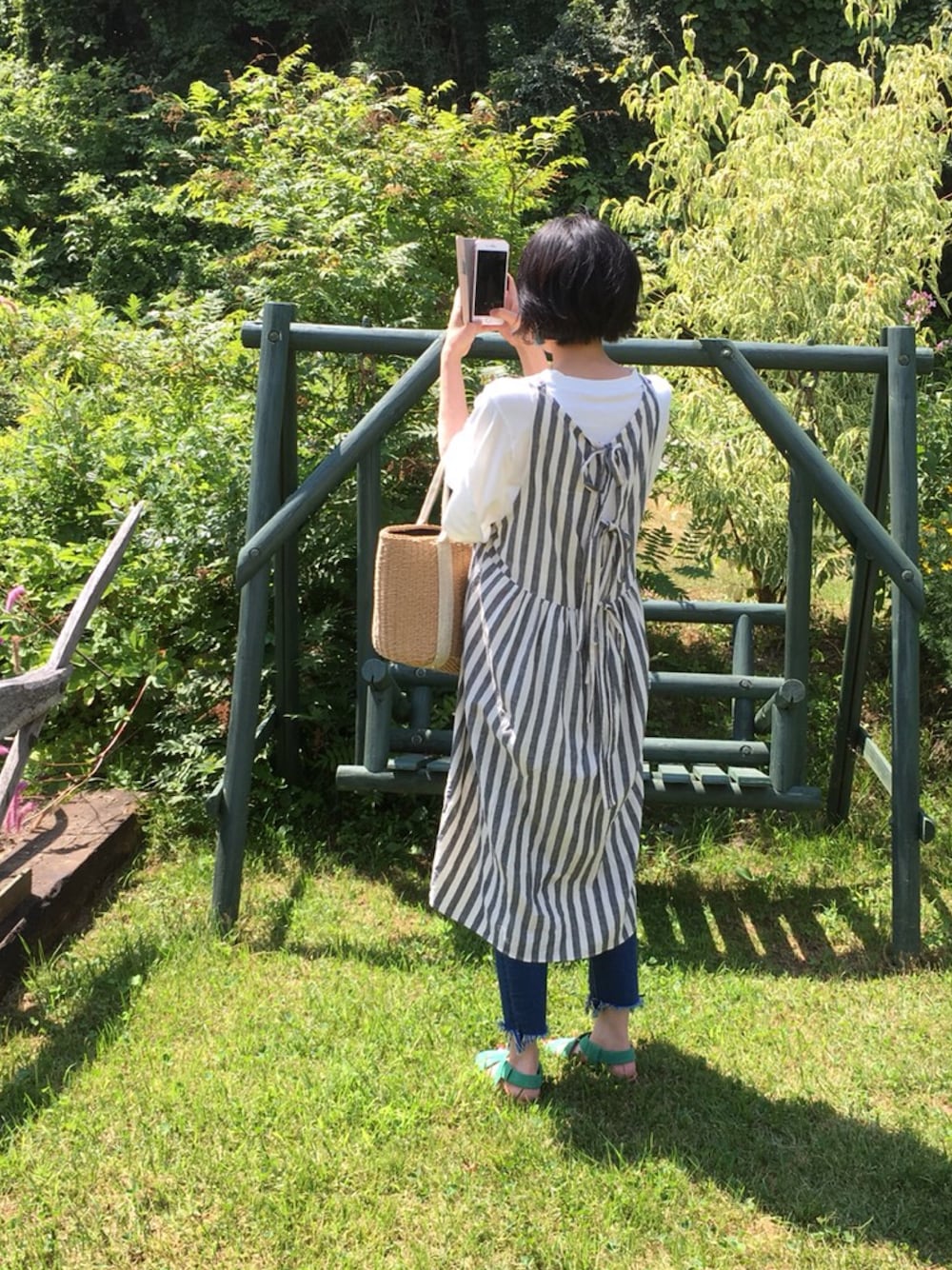 「シンプル、カフェ、ワンピース、KBF、ドライブ、夏コーデ」｜「studio CLIPの大人気!!／クロスフラットサンダル（サンダル、グリーン系）」を使った、m@さん（レディース・164cm）の夏コーディネートの1枚目の写真