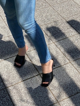 「heureuxのアイテム（サンダル、ブラック系）」を使った、ミントさん（レディース・160cm）の春コーディネート