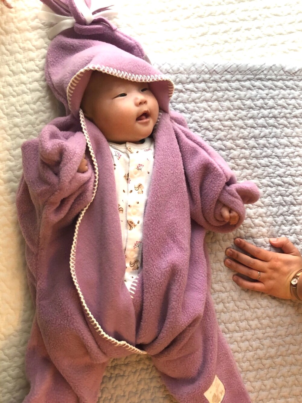 「ポンチョ、スターラップ、60cm」｜「Tuppence&Crumbleのアイテム（ポンチョ、パープル系）」を使った、びびさん（キッズ・60cm）の秋コーディネートの1枚目の写真