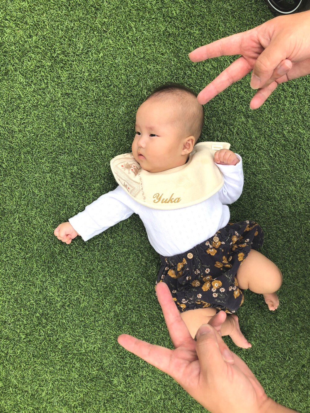 「60cm、かぼちゃパンツ、ららぽーと立川立飛」｜「MARLMARLのアイテム（スタイ/よだれかけ、ベージュ系）」を使った、びびさん（キッズ・60cm）の秋コーディネートの1枚目の写真