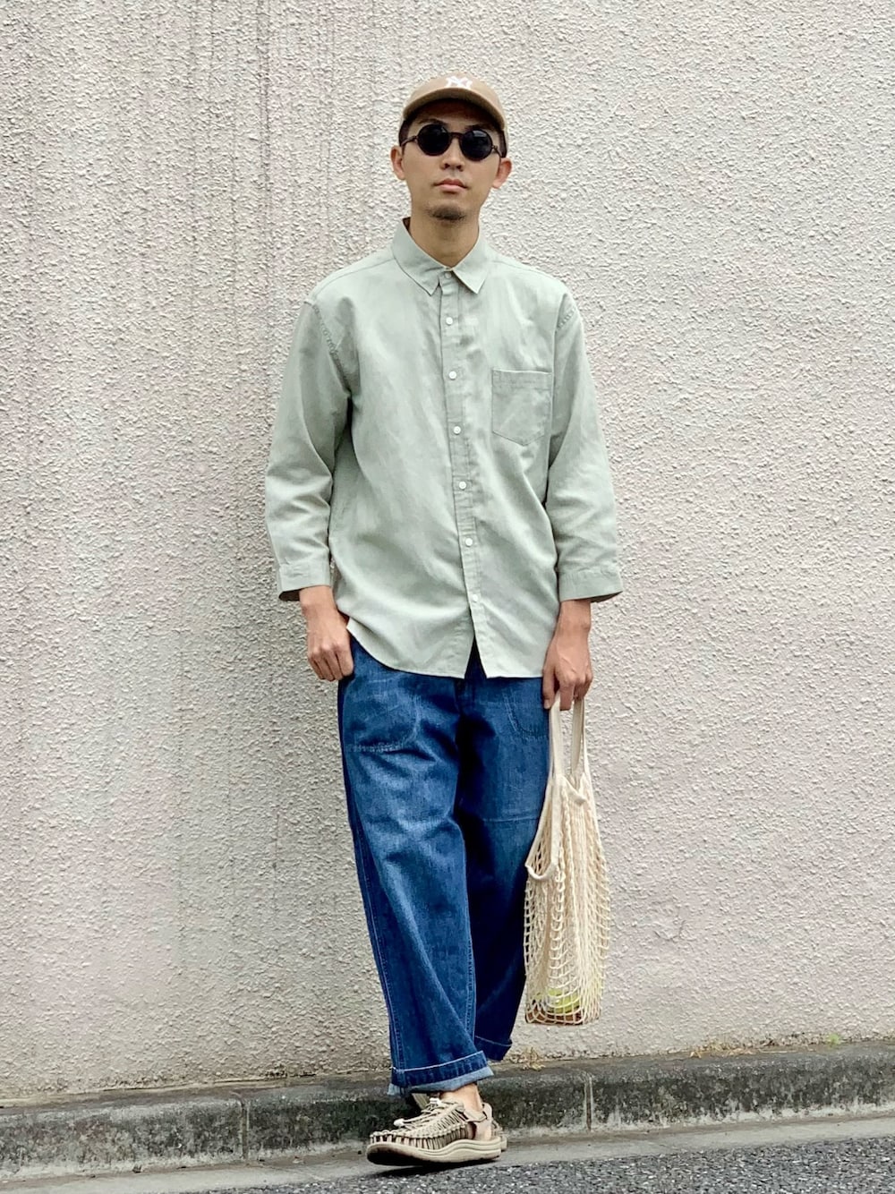 「おしゃれさんと繋がりたい、urban research sonny label、Sonny　Label、リネンシャツ、リネン、LEE、イージーパンツ、ワイドデニム、リラックススタイル、夏服」｜「URBAN RESEARCH Sonny Labelのノルマンディーリネン七分袖シャツ（シャツ/ブラウス、グリーン系）」を使った、macky☺︎さん（メンズ・172cm）の春コーディネートの1枚目の写真