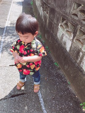 「H&M DIVIDED（エイチアンドエム　ディヴァイデッド）のアイテム（シューズ）」を使った、こっちゃんさん（キッズ・90cm）の秋コーディネート