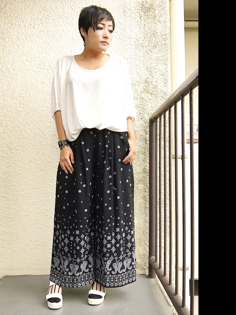 「rienda、INGNI、ディズニー、誕生日おめでとう♡、happybirthday、白サンダル、靴下屋」｜「riendaのアイテム（トップス、ホワイト系）」を使った、manaさん（レディース・161cm）の秋コーディネートの1枚目の写真