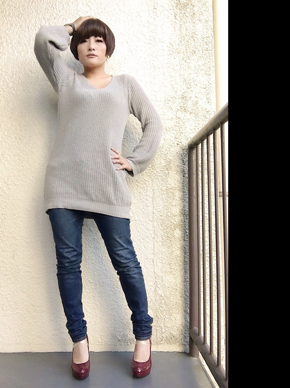 「秋コーデ、moussy、UNIQLO、ESPERANZA、エスペランサ、赤、エナメルパンプス、NAVANA、ウィッグ」｜「NAVANAのアイテム（ウィッグ、その他）」を使った、manaさん（レディース・161cm）の秋コーディネートの1枚目の写真