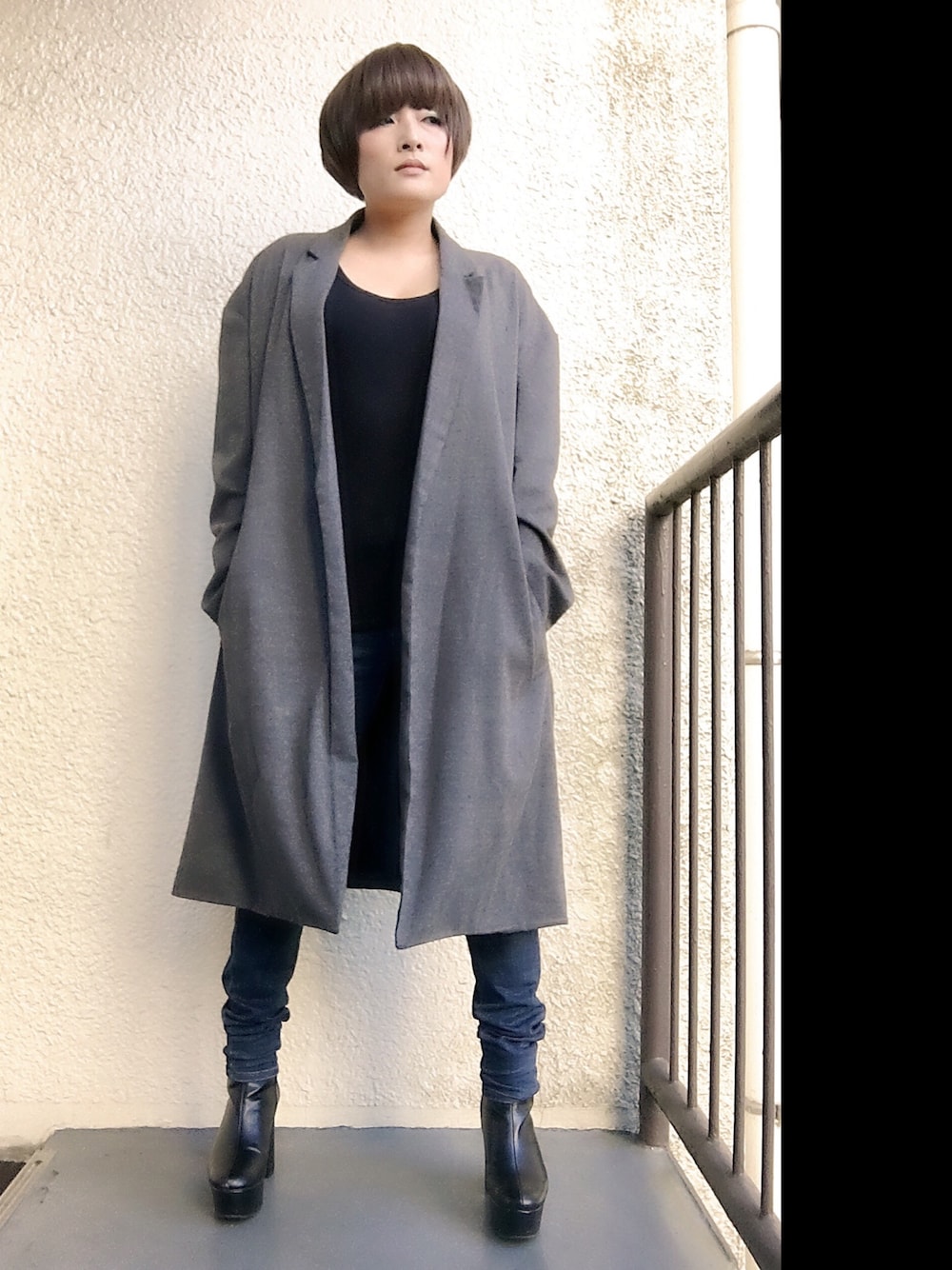 「オトナ女子、UNIQLO、デニム、おしゃれさんと繋がりたい、moussy、WEGO、メンズサイズ、エスペランサ、ショートブーツ」｜「NAVANAのアイテム（ウィッグ、その他）」を使った、manaさん（レディース・161cm）の秋コーディネートの1枚目の写真
