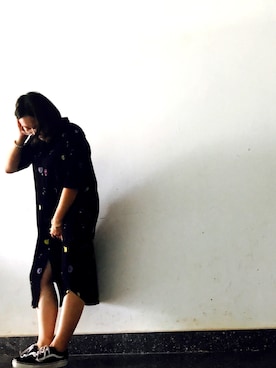 「MONKI（モンキ）のアイテム（シャツワンピース）」を使った、小蜜蜂小斗篷さん（レディース・157cm）の春コーディネート