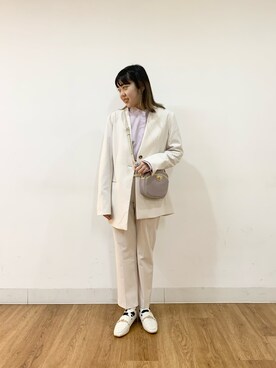 「オールホワイト」｜「アイテム（ノーカラージャケット）」を使った、おにしさん（レディース・148cm）の冬コーディネート