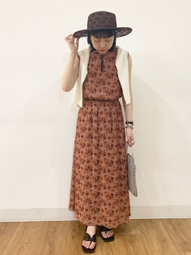 「ペーパーバッグ」｜「アイテム（キャップ）」を使った、おにしさん（レディース・150cm）の春コーディネート