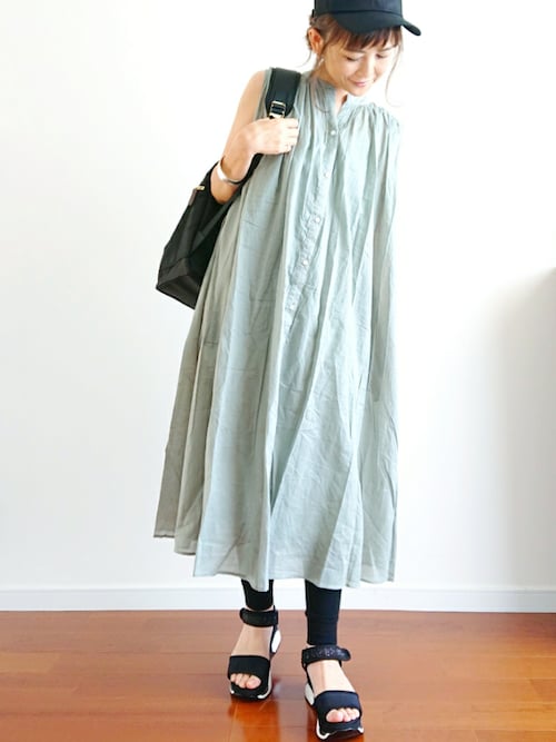 セール【Chloe】Odina プラットフォームサンダル グリッター CHLOÉ Nama レザー プラットフォームサンダル | NET-A-PORTER