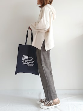 「シンプル」｜「アイテム（パーカー）」を使った、𝕪𝕦𝕚さん（レディース・155cm）の秋コーディネート