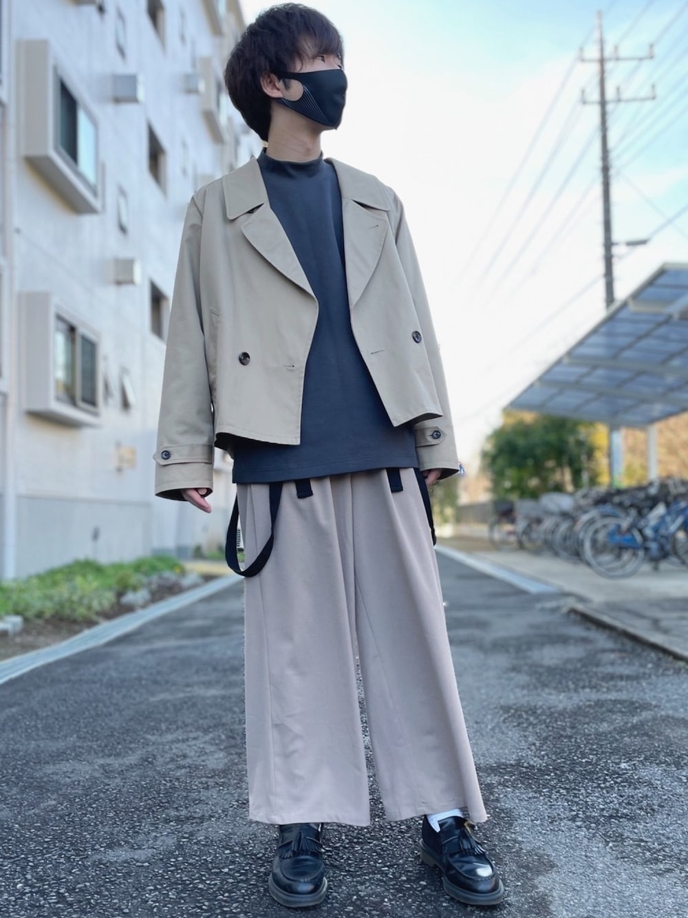 「お洒落さんとつながりたい、トレンチコート、モックネック、ユニクロ、きれいめカジュアル、ゆるコーデ、ベージュ、今日のコーデ、ワイドパンツ、ワントーンコーデ」｜「MONKEY TIMEの＜monkey time＞ COTTON GABA CROPPED COAT/クロップドコート（トレンチコート、ベージュ系）」を使った、ましろ@放射線技師さん（メンズ・175cm）の冬コーディネートの1枚目の写真