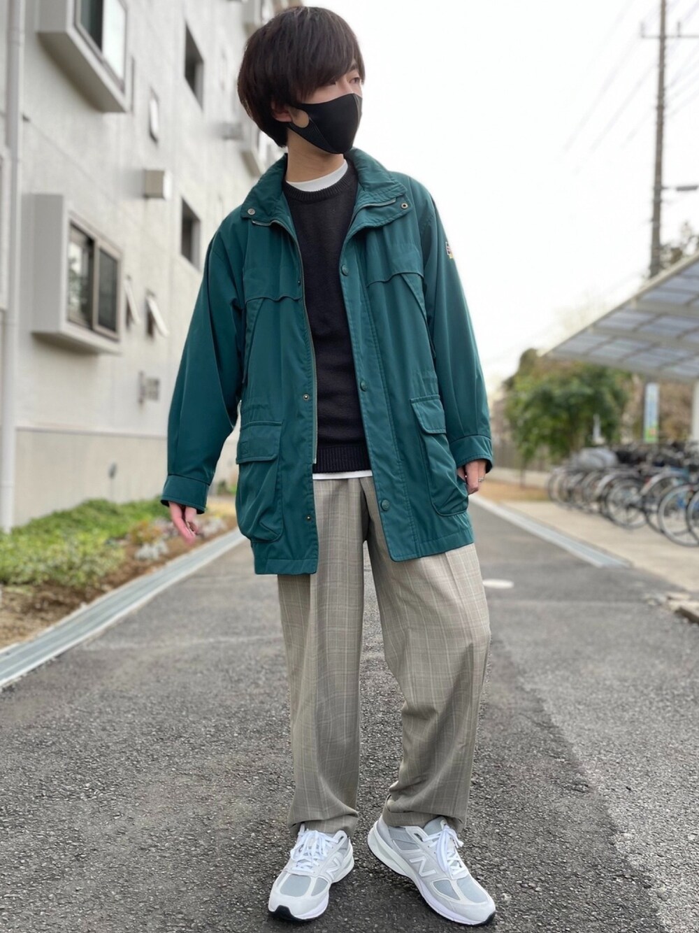 「お洒落さんとつながりたい、今日のコーデ、ootd、スニーカーコーデ、古着、アースカラー、チェックパンツ、古着コーデ、緑、ニューバランス」｜「crepusculeのアイテム（ニット/セーター、ブラウン系）」を使った、ましろ@放射線技師さん（メンズ・175cm）の冬コーディネートの1枚目の写真