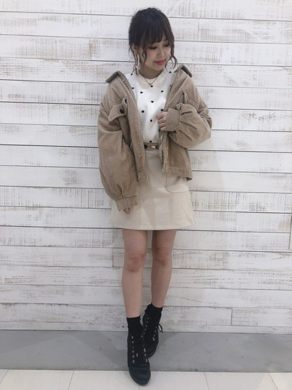 「ブルゾン、コーデュロイ、ワントーンコーデ、ドット、へザー、ミニスカート、Heather、台形ｽｶｰﾄ、カフェオレコーデ」｜「Heatherのフェイクスエードミニスカート　862465（スカート、ホワイト系）」を使った、mayaさん（レディース・160cm）の冬コーディネートの1枚目の写真