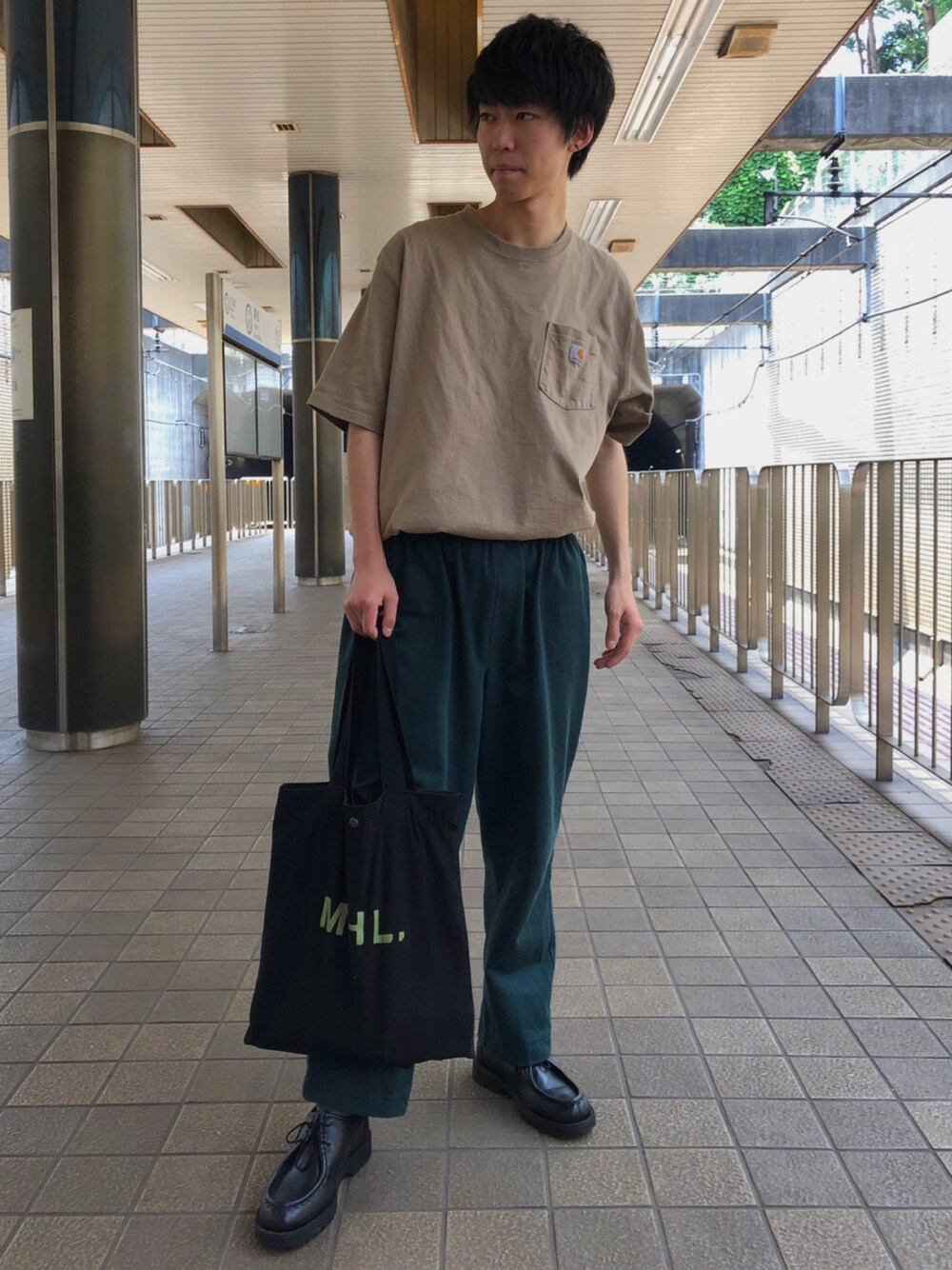 「夏だ！Tシャツ着よう！、carhartt、夏コーデ、ベージュTシャツ、MHL.、KLEMAN」｜「CarharttのCarhartt/Workwear Pocket Short Sleeve T-Shirt 半袖Tシャツ カットソー（Tシャツ/カットソー、ベージュ系）」を使った、やまーさんさん（メンズ・178cm）の夏コーディネートの1枚目の写真