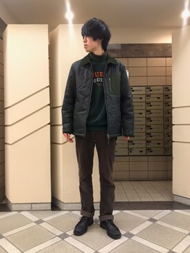 「Guess（ゲス）のアイテム（スウェット）」を使った、やまーさんさん（メンズ・177cm）の冬コーディネート