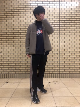 「TOMMY HILFIGER」｜「アイテム（ブルゾン）」を使った、やまーさんさん（メンズ・177cm）の冬コーディネート