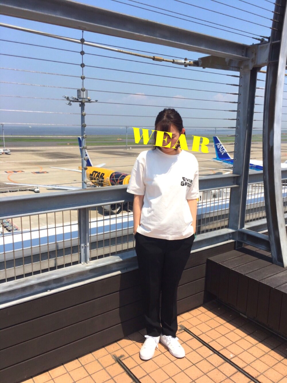 「ボーイッシュコーデ、ボーイッシュ、ホワイトスニーカー、スニーカー、Tシャツ」｜「JOURNAL STANDARD relumeのDI MARIA TEEEVER GREEN Tシャツ:FEMALE# （Tシャツ/カットソー、ホワイト系）」を使った、Yumiさん（レディース・160cm）の夏コーディネートの1枚目の写真