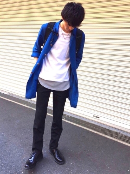 搭配插肩外套的男性時尚穿搭總 