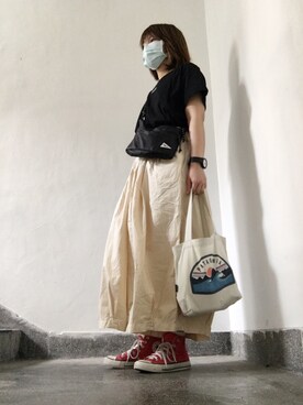 「KBF（ケイビーエフ）のスモールロゴTEE（Tシャツ/カットソー）」を使った、Eveさん（レディース・160cm）の春コーディネート