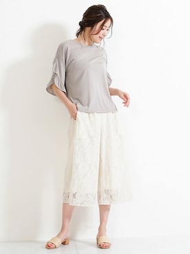 トレンドのライラックカラーも 花柄ガウチョパンツ ボタニカルフラワーレースバギーパンツを使った人気ファッションコーディネート Wear