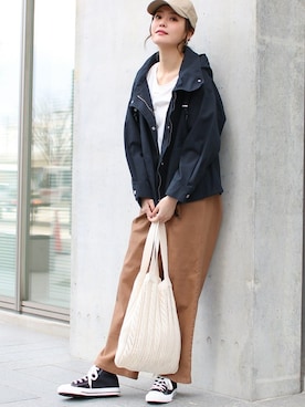 「アイテム（マウンテンパーカー、ブルー系）」を使った、SocialGIRLさん（レディース・167cm）の春コーディネート