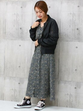 「花柄」｜「アイテム（MA-1）」を使った、SocialGIRLさん（レディース・160cm）の秋コーディネート