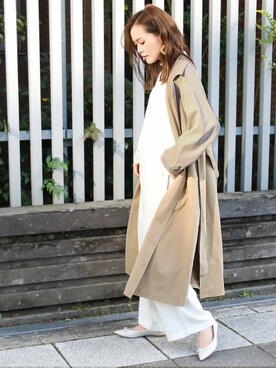 「オールホワイト」｜「アイテム（トレンチコート）」を使った、SocialGIRLさん（レディース・167cm）の春コーディネート