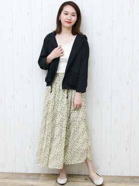 「フラワープリント」｜「アイテム（その他アウター）」を使った、SocialGIRLさん（レディース・164cm）の夏コーディネート
