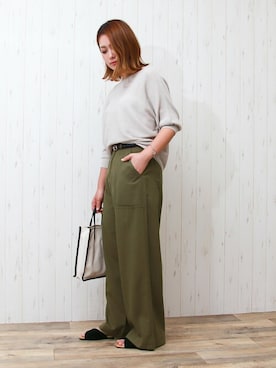 「カーキパンツ」｜SocialGIRLさん（レディース・160cm）の秋コーディネート