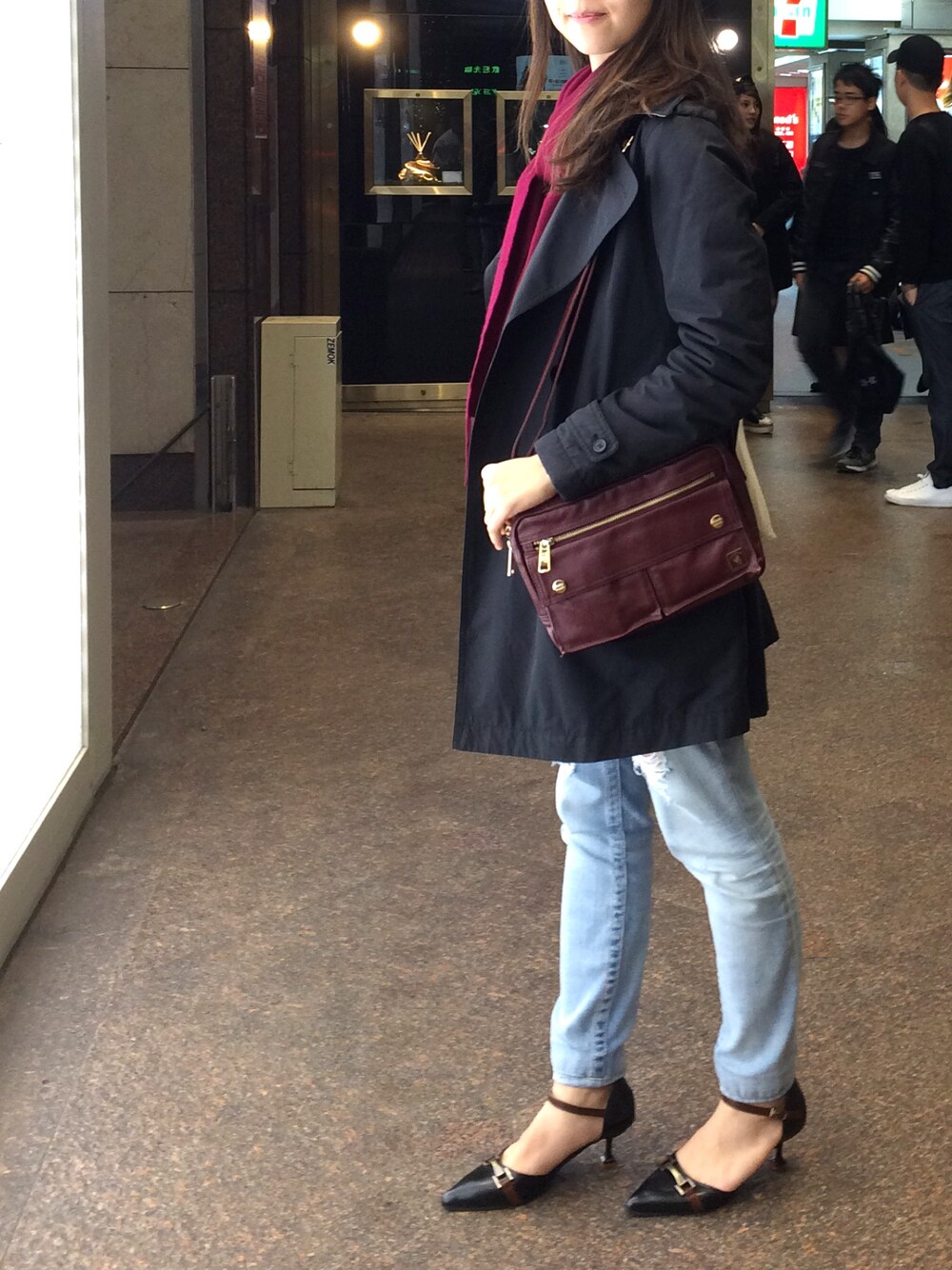 「Kashmir、winter、ankle strap、MZC」｜「UNIQLOのアイテム（マフラー、レッド系）」を使った、MZ さん（レディース・160cm）の秋コーディネートの1枚目の写真