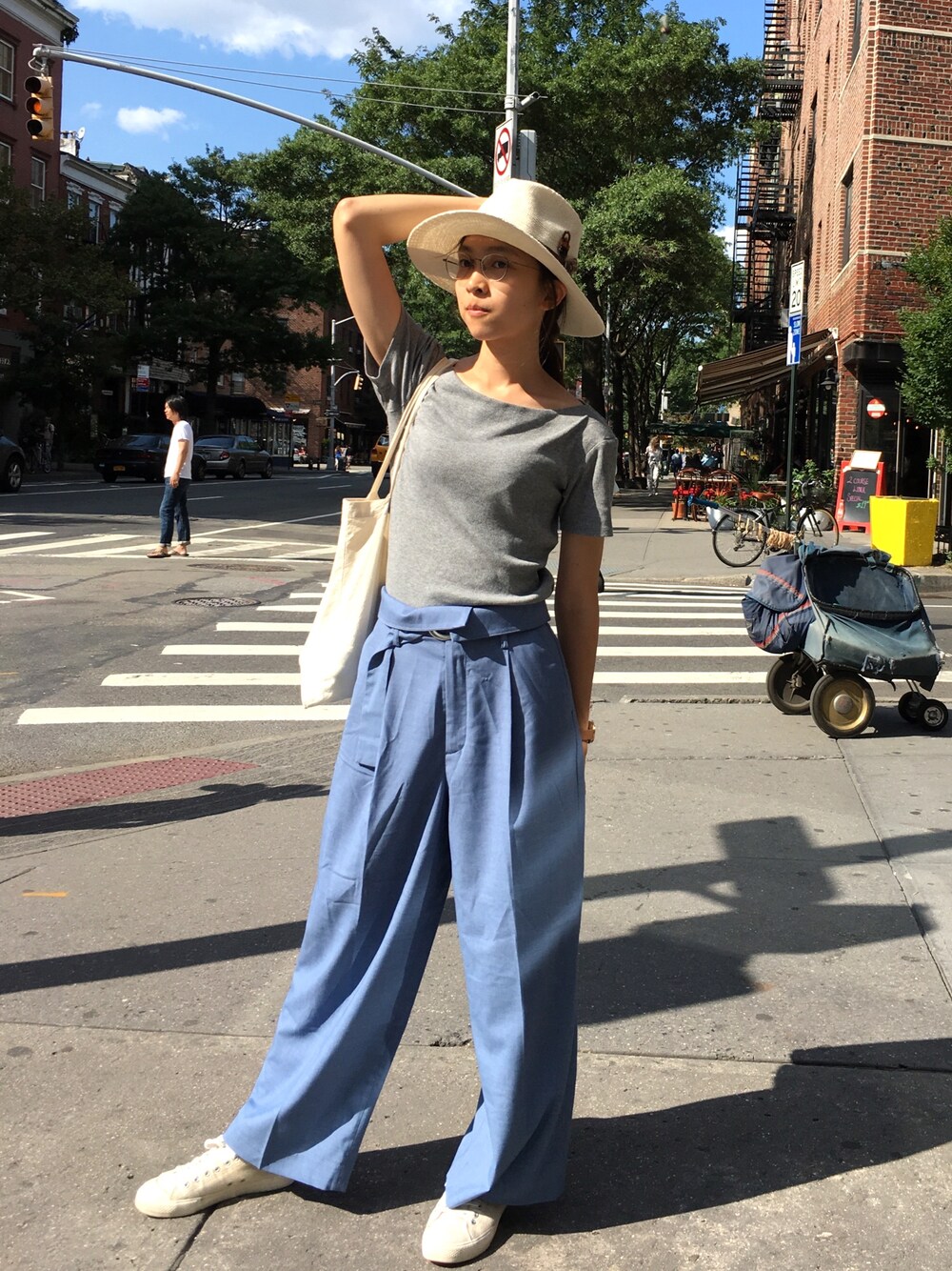 「Sunnyday、strawhat」｜「GOORIN BROS.のアイテム（ハット、ベージュ系）」を使った、MZ さん（レディース・160cm）の冬コーディネートの1枚目の写真