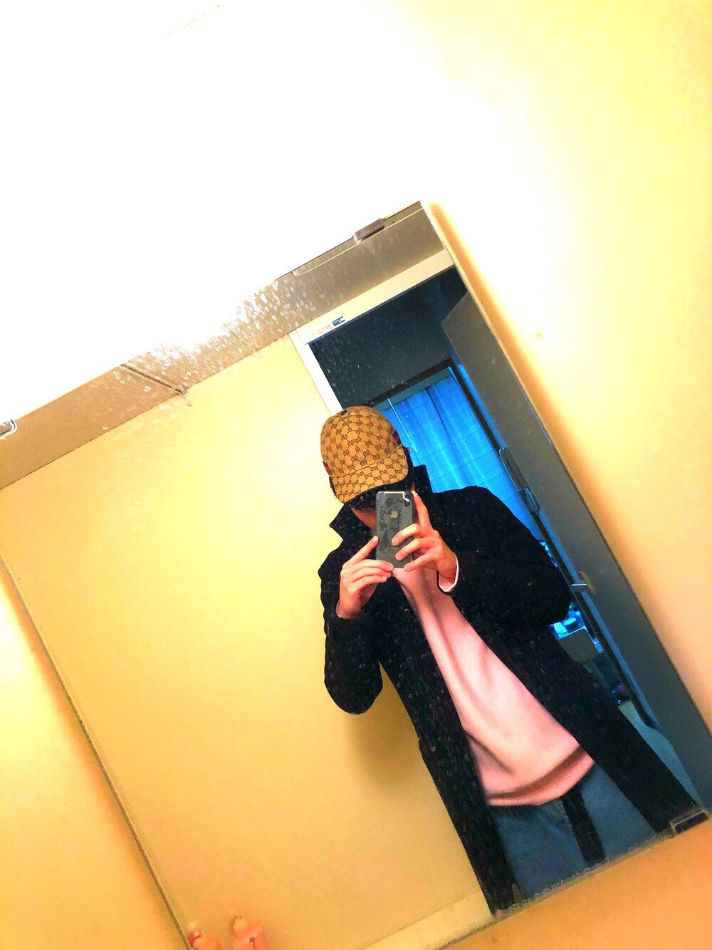 「ワイドパンツ、ガチャベルト、冬、うんこ、漏れるところだった」｜「GUCCIのアイテム（キャップ、ゴールド系）」を使った、ボブさん（メンズ・167cm）の冬コーディネートの1枚目の写真