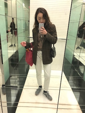 「CONVERSE（コンバース）のアイテム（スニーカー、グレー系）」を使った、蛇哥missingyouさん（レディース）の秋コーディネート