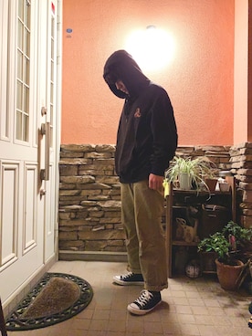 「SVEC（シュベック）のアイテム（スニーカー、ブラック系）」を使った、hijiriさん（メンズ）の秋コーディネート