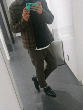 「ジップブルゾン」｜「アイテム（スラックス）」を使った、ゆうだいさん（メンズ・176cm）の冬コーディネート