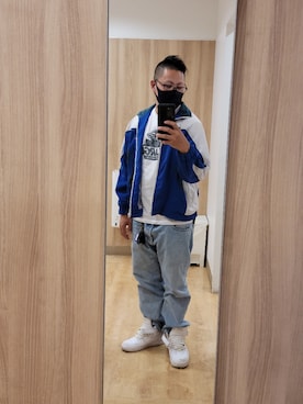 「リーバイス」｜「アイテム（ナイロンジャケット）」を使った、8いち村さん（メンズ・171cm）の春コーディネート