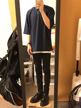 「UNIQLO（ユニクロ）のWOMEN ウルトラストレッチジーンズ（デニムパンツ）」を使った、RAYさん（メンズ・165cm）の夏コーディネート