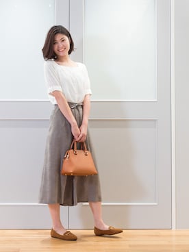 「秋先取りコーデ」｜「アイテム（クラッチバッグ）」を使った、NBB STAFF16さん（レディース・166cm）の夏コーディネート