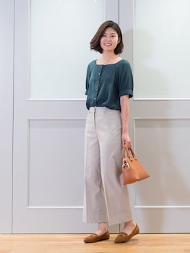 「秋先取りコーデ」｜「アイテム（クラッチバッグ）」を使った、NBB STAFF16さん（レディース・166cm）の夏コーディネート
