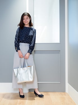 「アイテム（トートバッグ、シルバー系）」を使った、NBB STAFF16さん（レディース・166cm）の春コーディネート