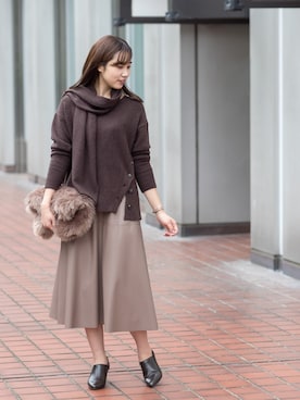 「NATURAL BEAUTY BASIC（ナチュラルビューティーベーシック）のサイドステッチシューティー（パンプス）」を使った、NBB STAFF16さん（レディース・165cm）の冬コーディネート