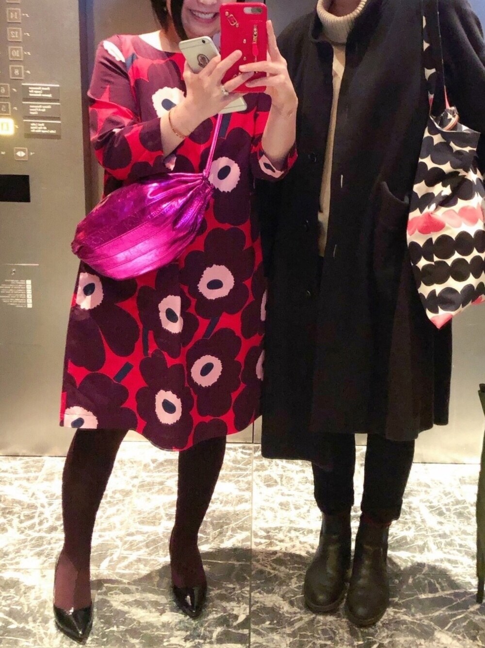 「marimekko、マリメッコ、マリメッコワンピース、unikko、ウニッコ柄、トリーバーチ、パレスホテル」｜「marimekkoのLEATHER BAGS / KARLA（ショルダーバッグ、ピンク系）」を使った、ayyaaamekkoさん（レディース・150cm）の夏コーディネートの1枚目の写真