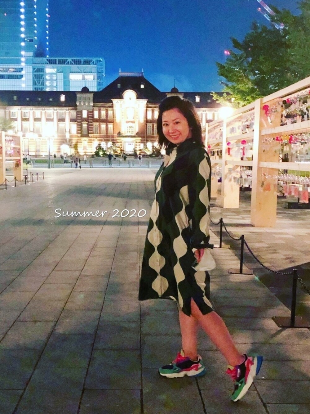 「シャツワンピ、ユニクロマリメッコ、marimekko、マリメッコ、UNIQLO、ユニクロ、ワンピース×スニーカー」｜「UNIQLOのアイテム（シャツワンピース、グリーン系）」を使った、ayyaaamekkoさん（レディース・150cm）の夏コーディネートの1枚目の写真