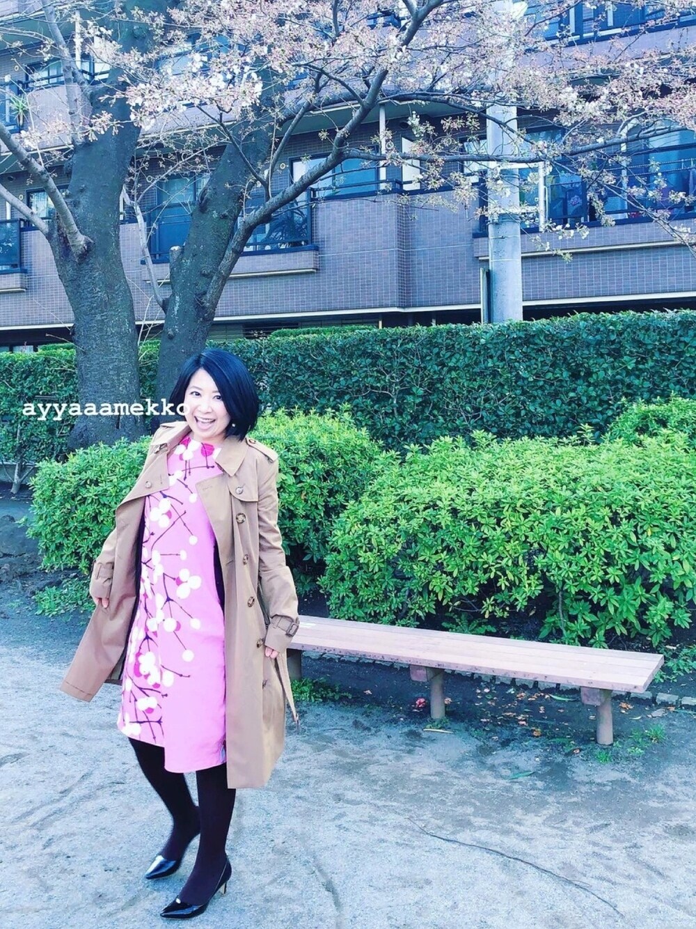 「burberry、バーバリー、Burberry London、バーバリートレンチ、トレンチコート、marimekko、マリメッコ、ayamekkoDIY、マリメッコワンピース、ワンピース」｜「TORY BURCHのアイテム（パンプス、ブラック系）」を使った、ayyaaamekkoさん（レディース・150cm）の夏コーディネートの1枚目の写真