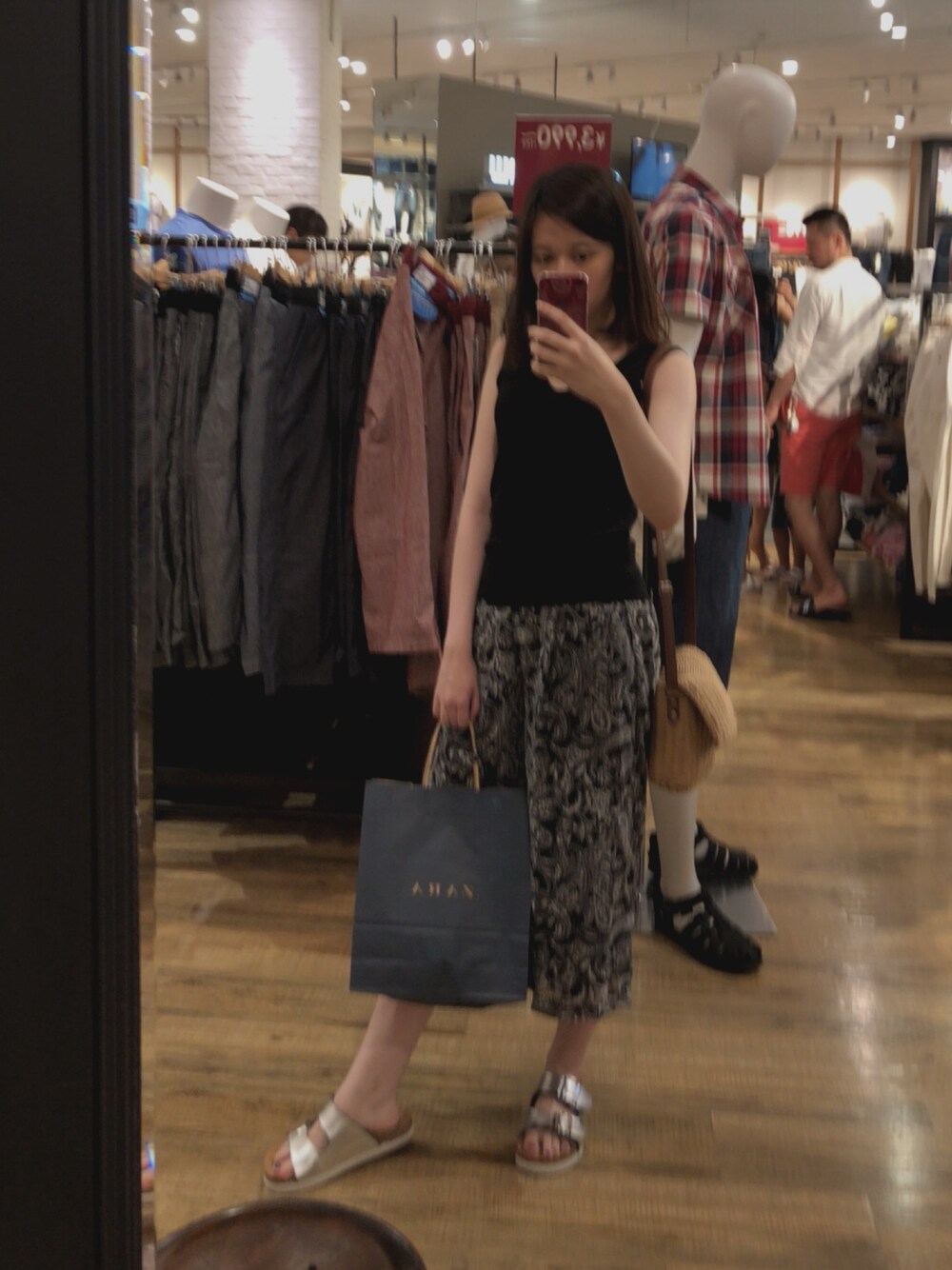 「楽チンコーデ、プチプラ、ノースリーブ、ブラックコーデ」｜「INGNIのアイテム（その他パンツ、ブラック系）」を使った、mizukiさん（レディース・162cm）の夏コーディネートの1枚目の写真