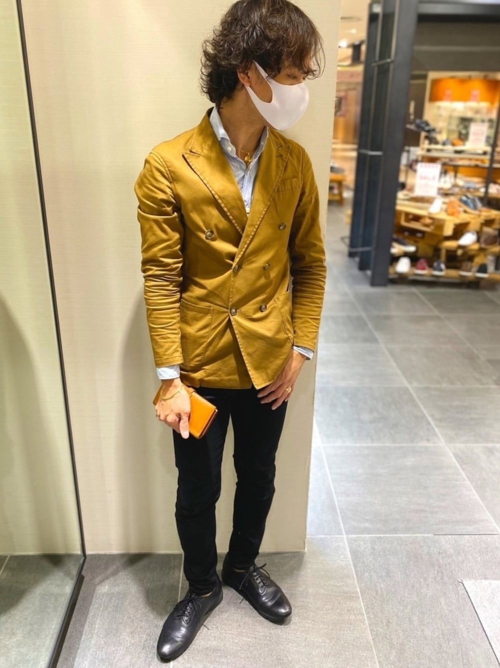 「whoop'-de-doo'、フープディドゥ、スニーカー、ダブルブレスト、ダブルジャケット、おしゃれさんと繋がりたい、今日のコーデ、大人カジュアル、ジャケット、ジャケットスタイル」｜「GIANNETTOのアイテム（テーラードジャケット、ブラウン系）」を使った、matsudaさん（メンズ・175cm）の夏コーディネートの1枚目の写真