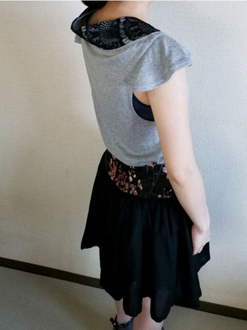 その他のTシャツ/カットソー、その他のスカートを着用したレディースの夏コーディネートの1枚目の写真