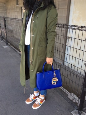 「ANYA HINDMARCH（アニヤハインドマーチ）のアイテム（スニーカー）」を使った、mimikoさん（レディース・164cm）の冬コーディネート