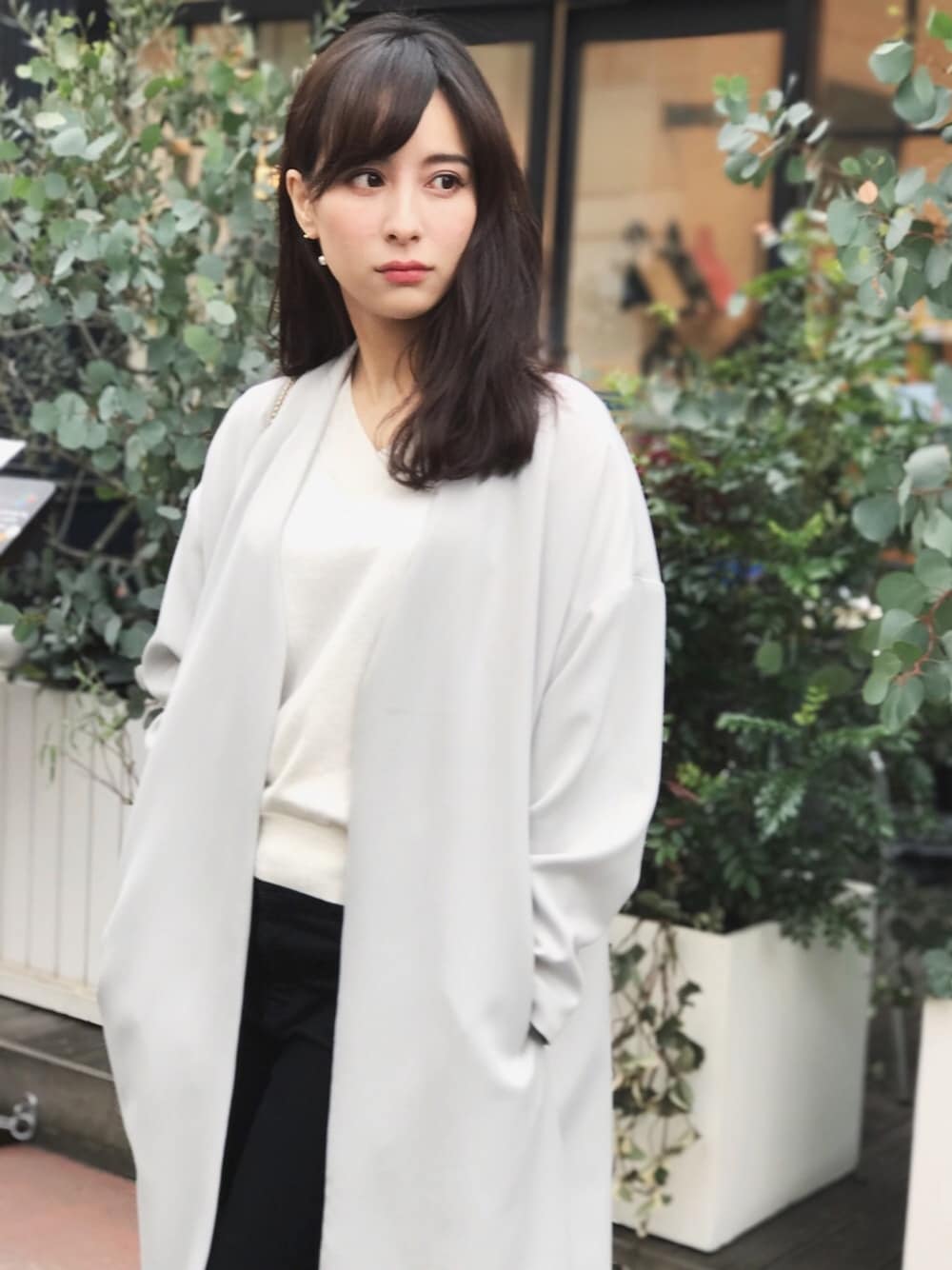 「FEMIND TOKYOの≪予約≫ノーカラージャケット（ノーカラージャケット、グレー系）」を使った、瀬戸晴加さん（レディース・158cm）の冬コーディネートの1枚目の写真