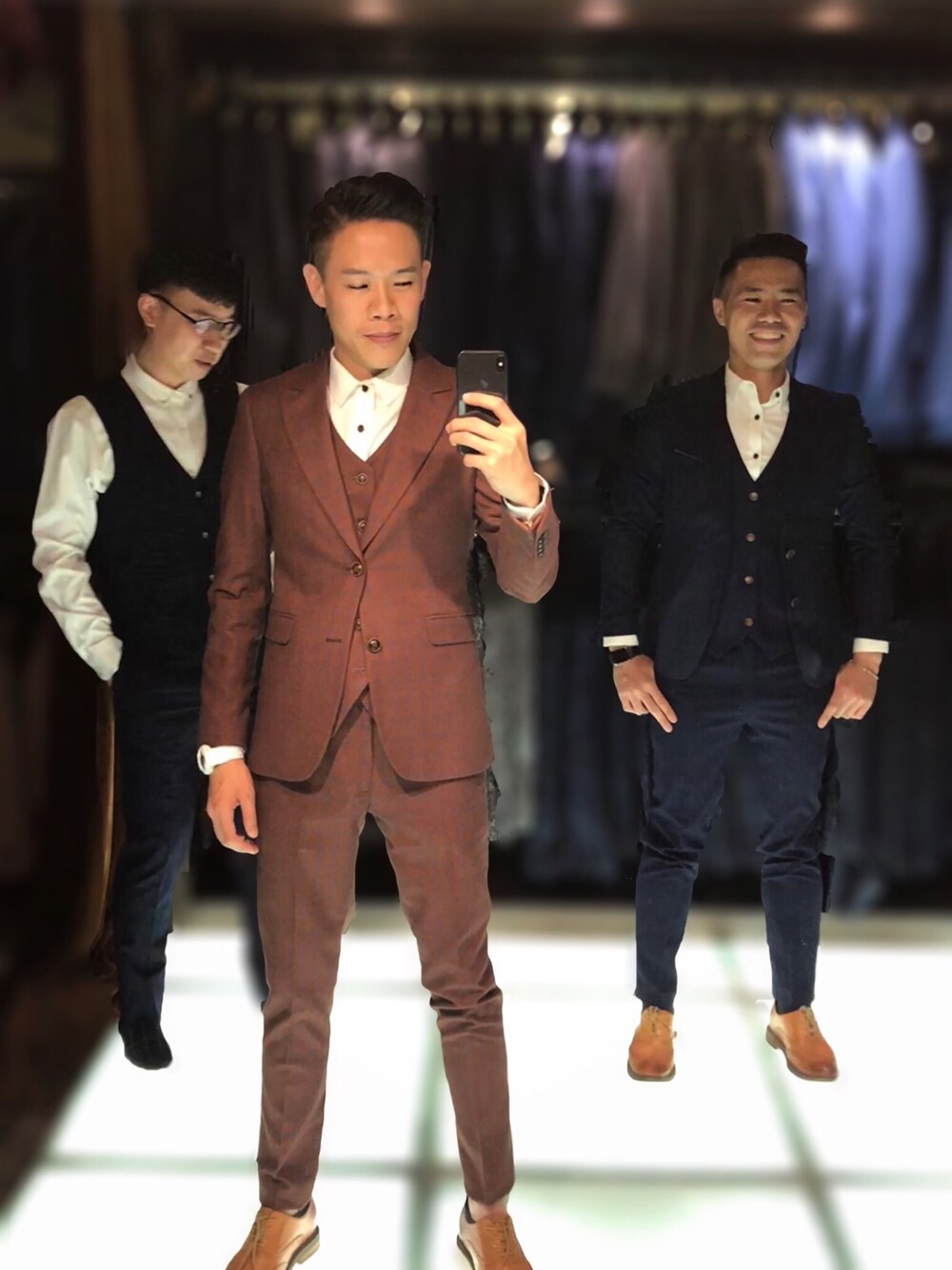 「HUGO BOSSのアイテム（スーツジャケット、ブラウン系）」を使った、Max Linさん（メンズ・173cm）の春コーディネートの1枚目の写真
